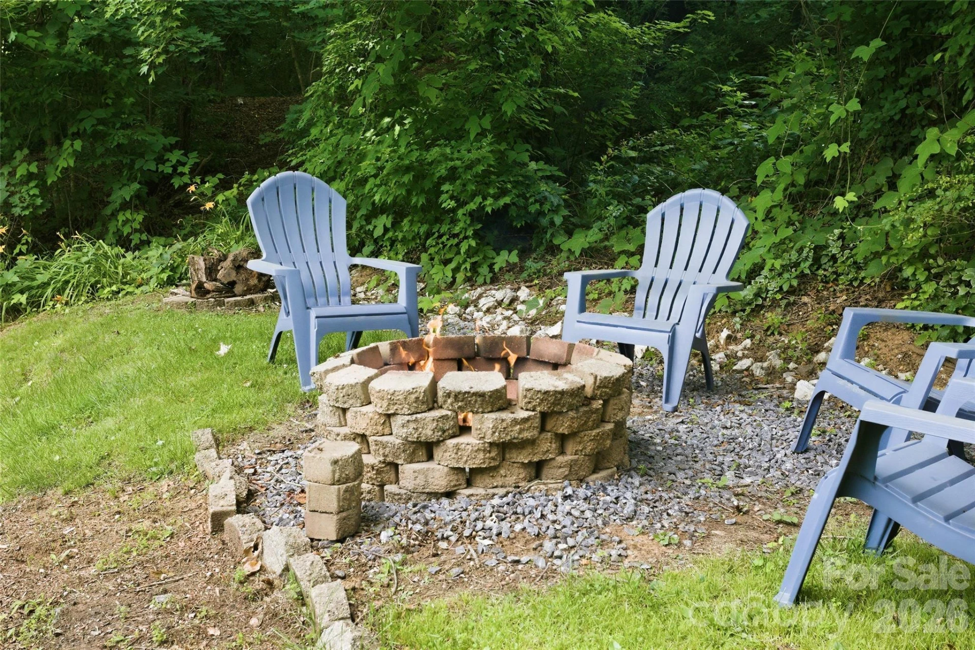 83 E View Street - Photo 3