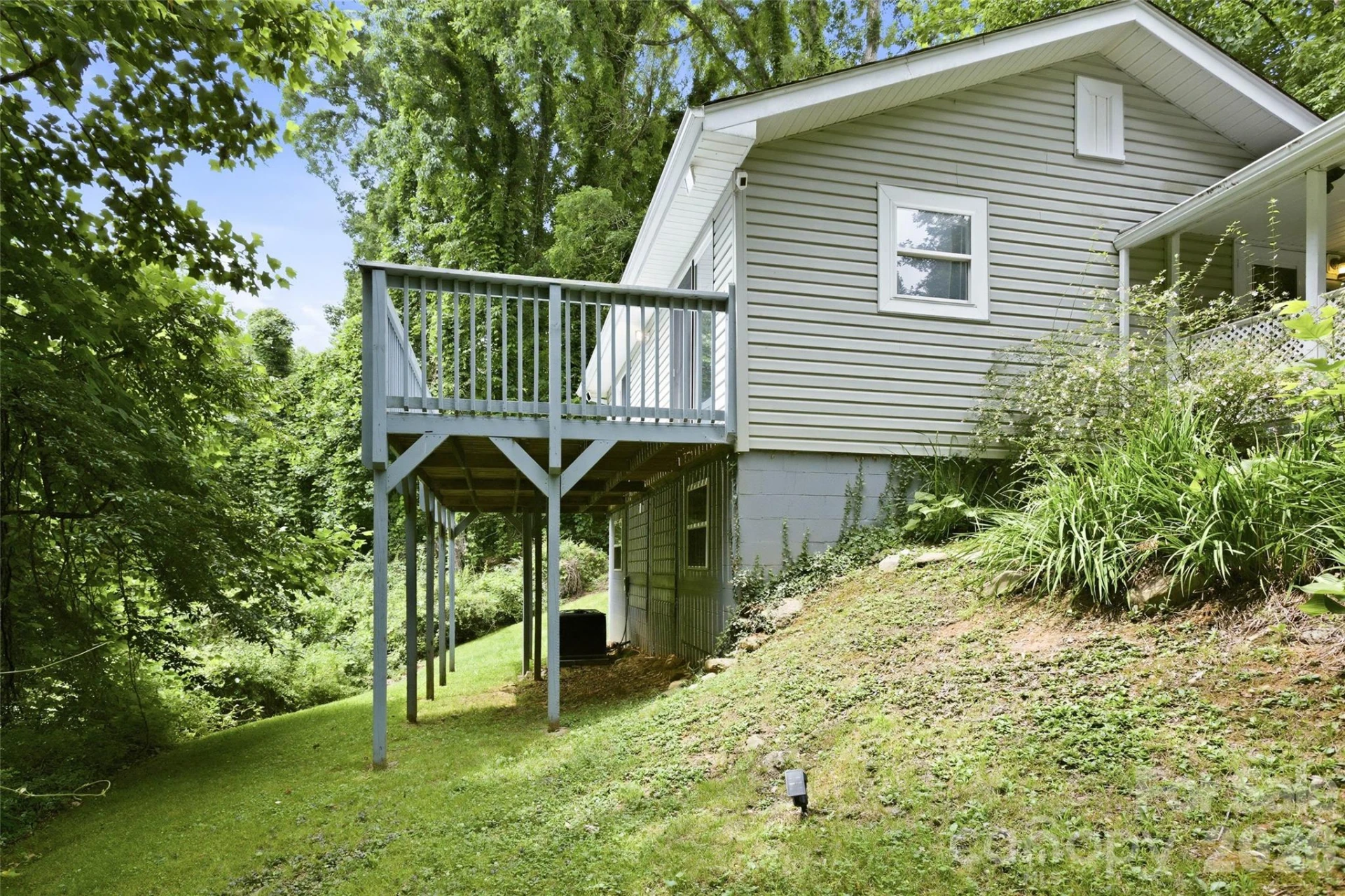 83 E View Street - Photo 22