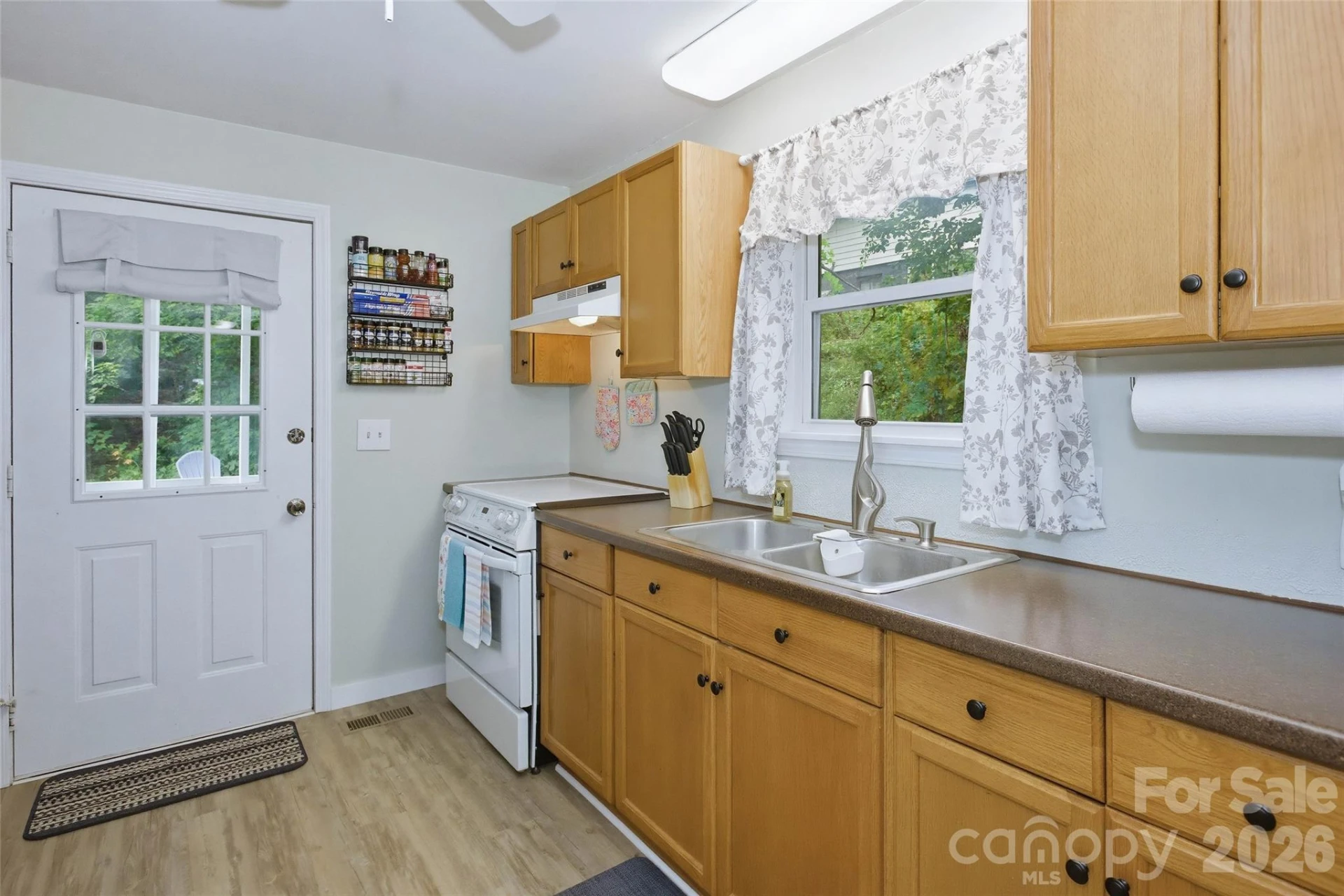 83 E View Street - Photo 28