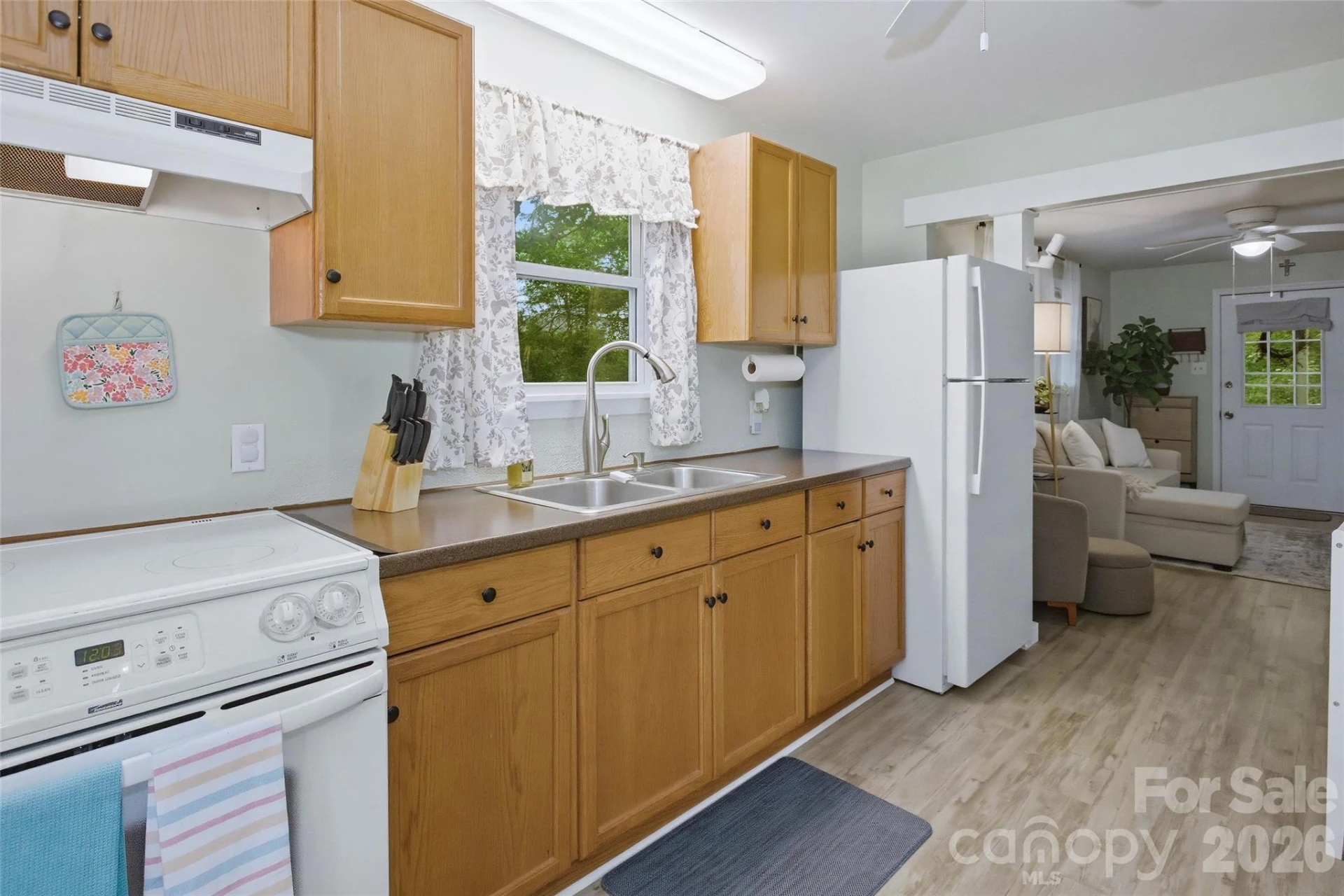 83 E View Street - Photo 29