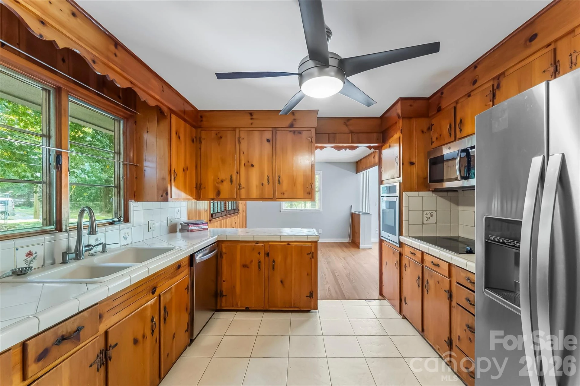 98 Limberlost Drive - Photo 3