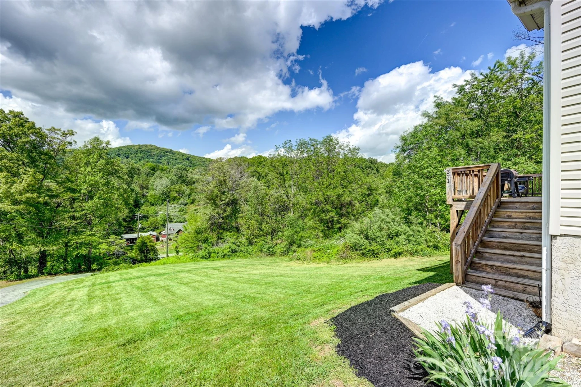 371 Starnes Cove Road - Photo 2