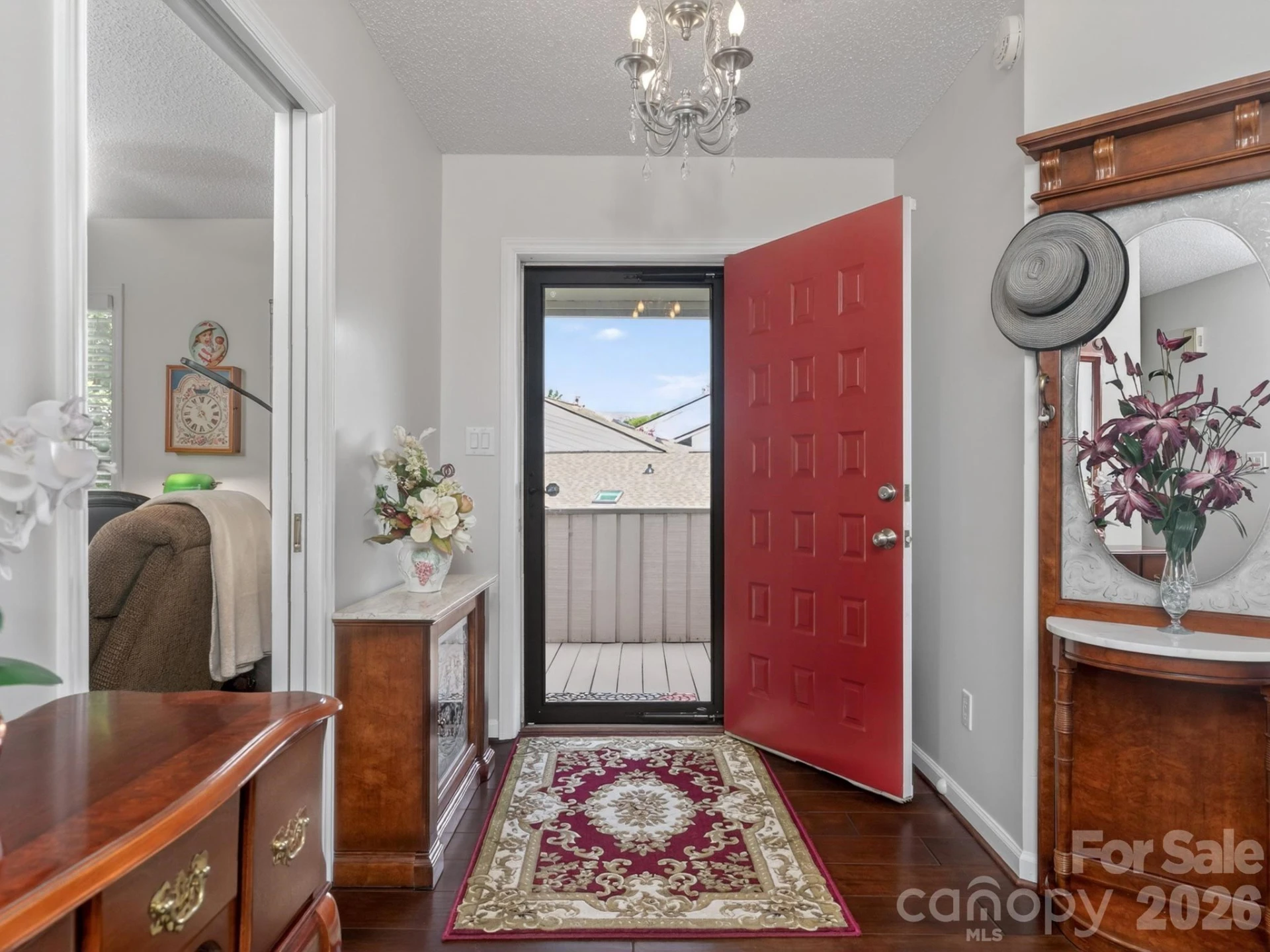 136 Deerlake Drive - Photo 3