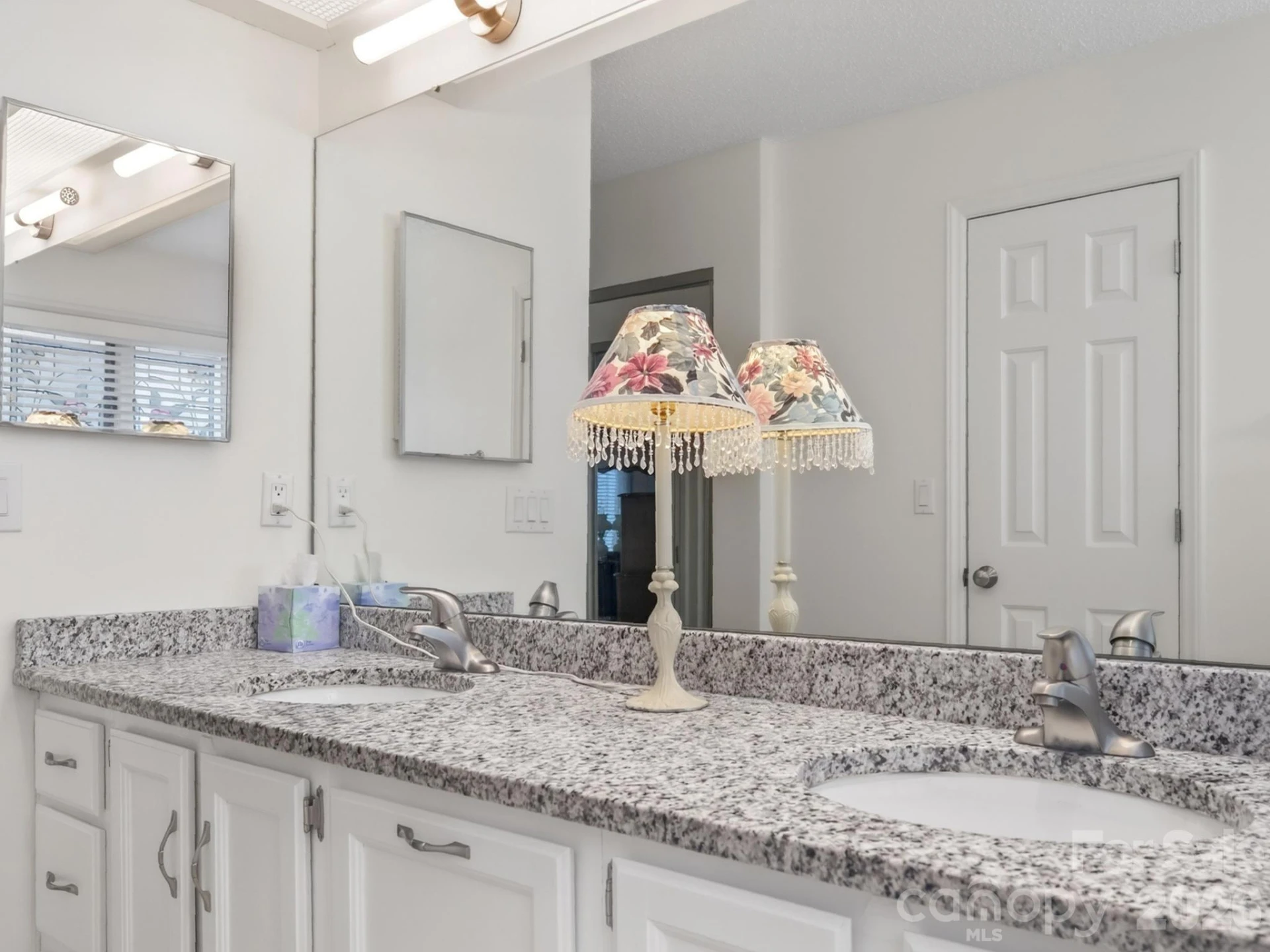 136 Deerlake Drive - Photo 36