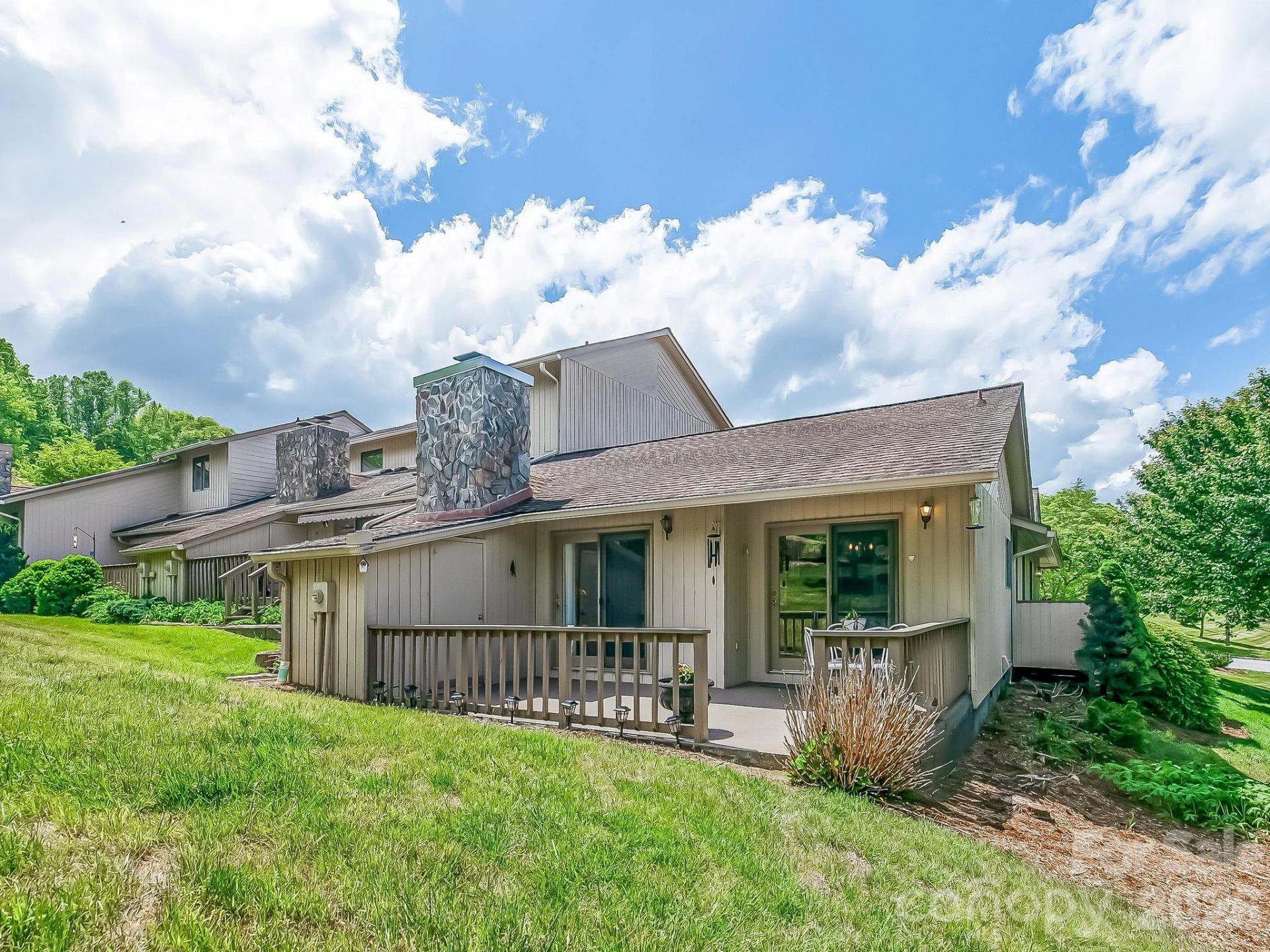 136 Deerlake Drive - Photo 39