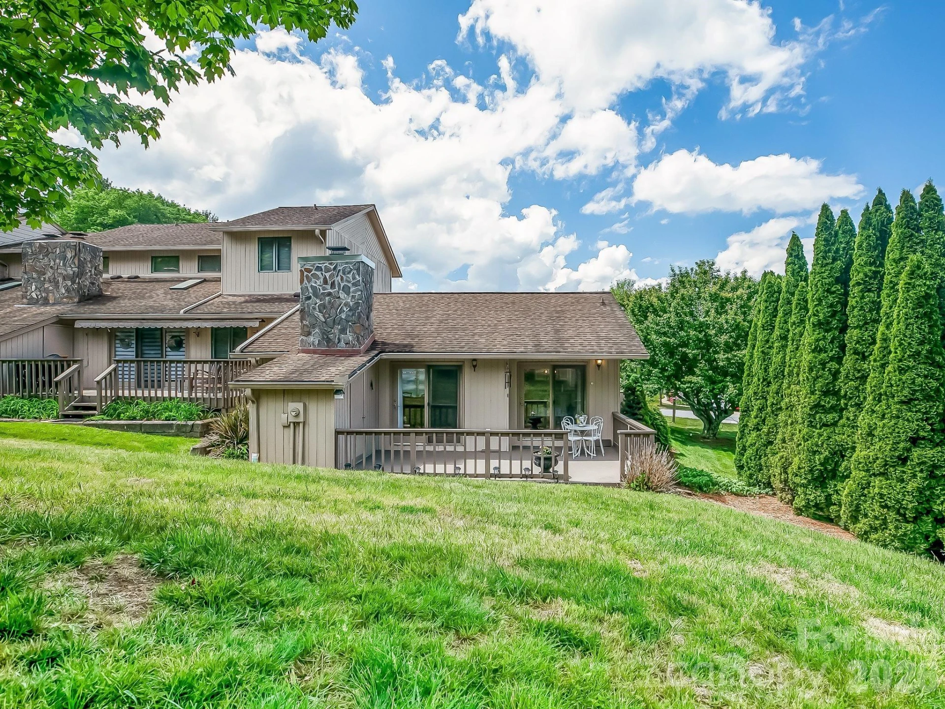 136 Deerlake Drive - Photo 45