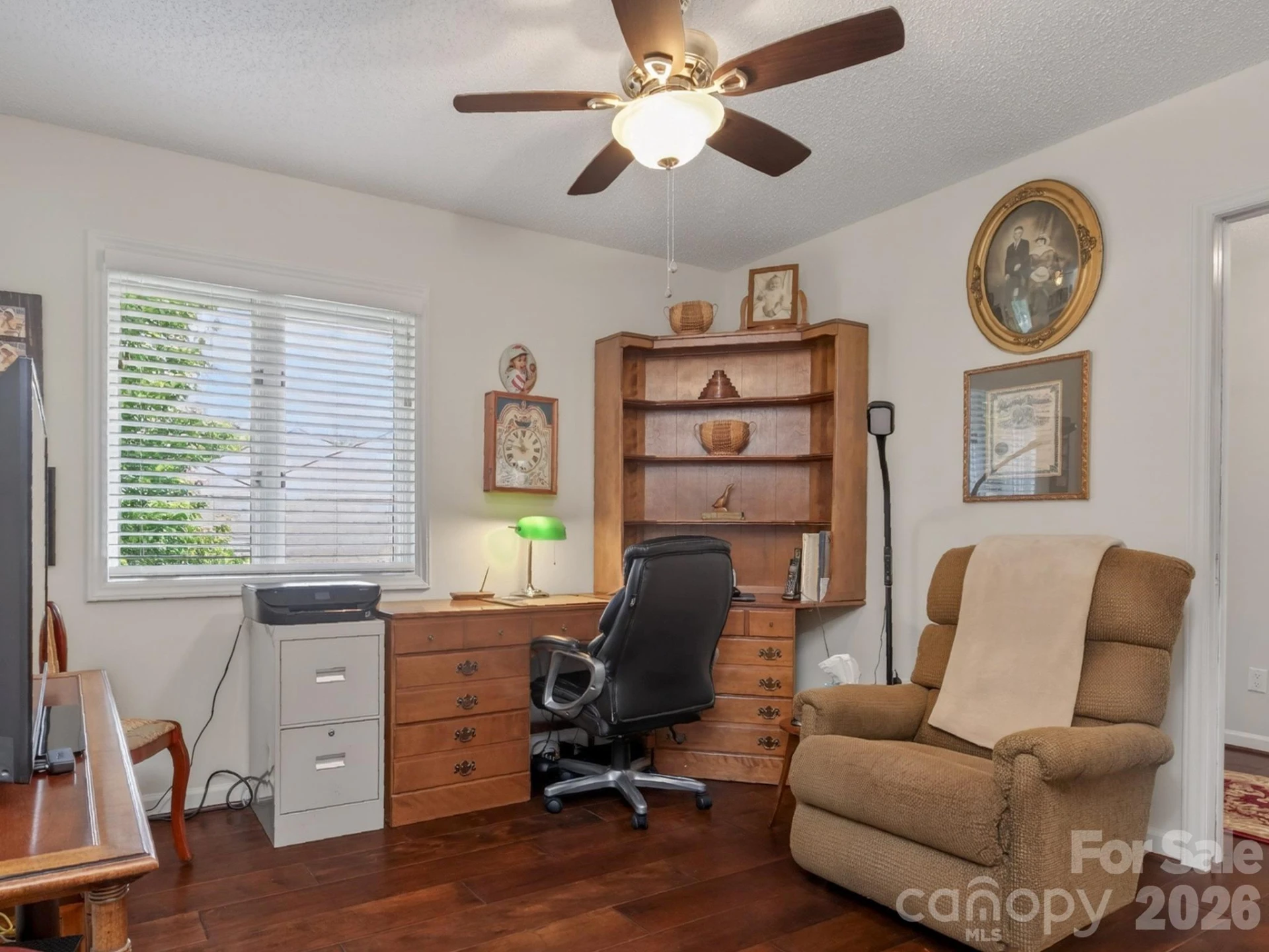 136 Deerlake Drive - Photo 6