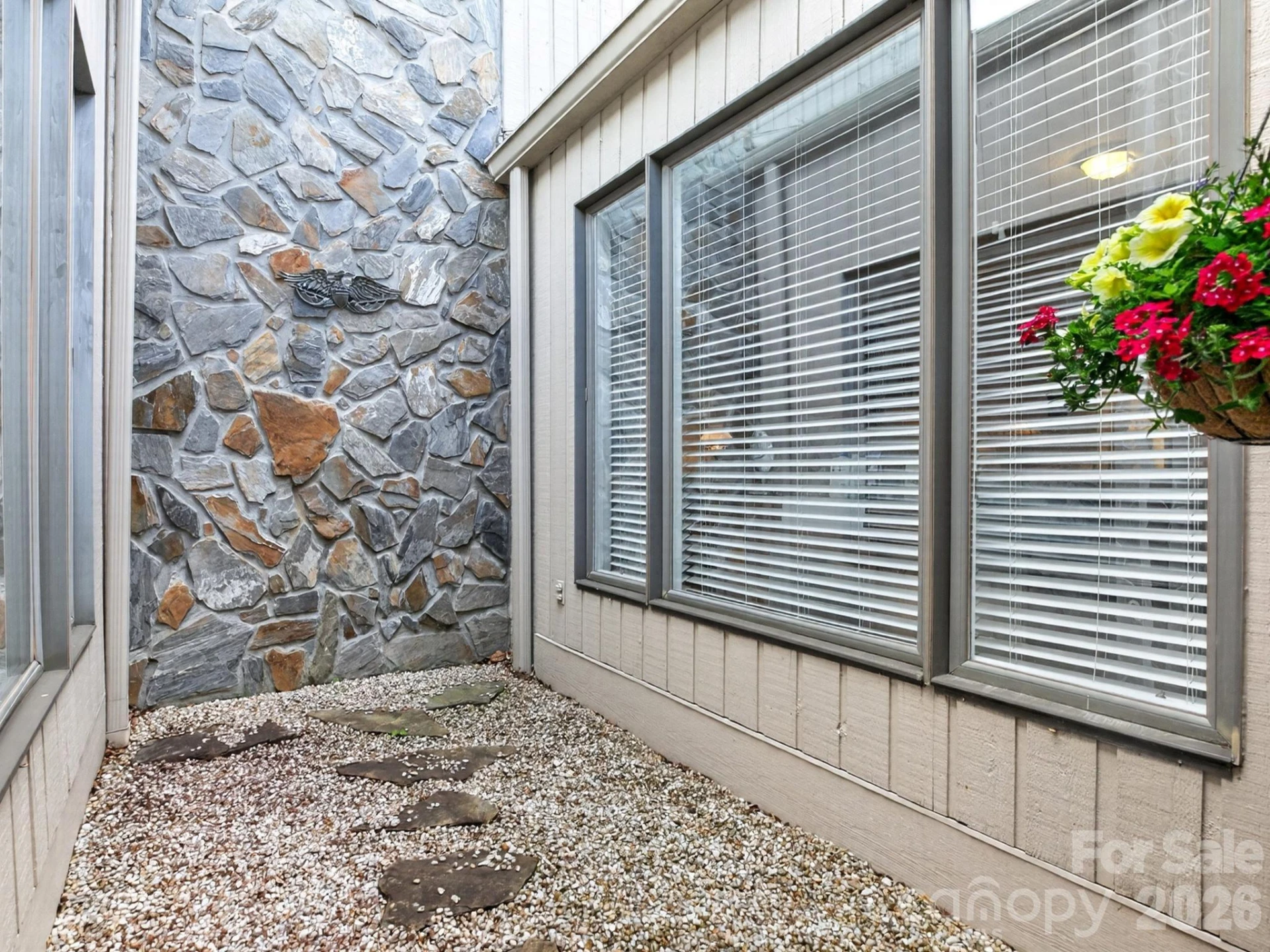 136 Deerlake Drive - Photo 8