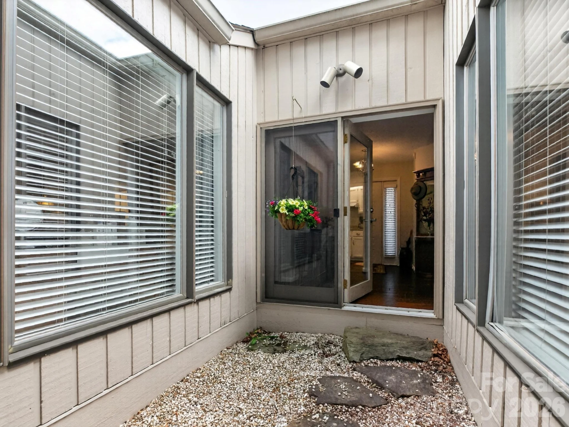 136 Deerlake Drive - Photo 9
