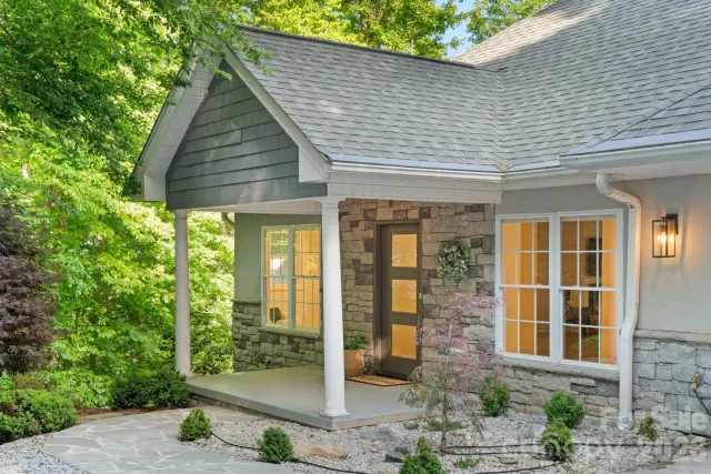 2508 Carriage Falls Court