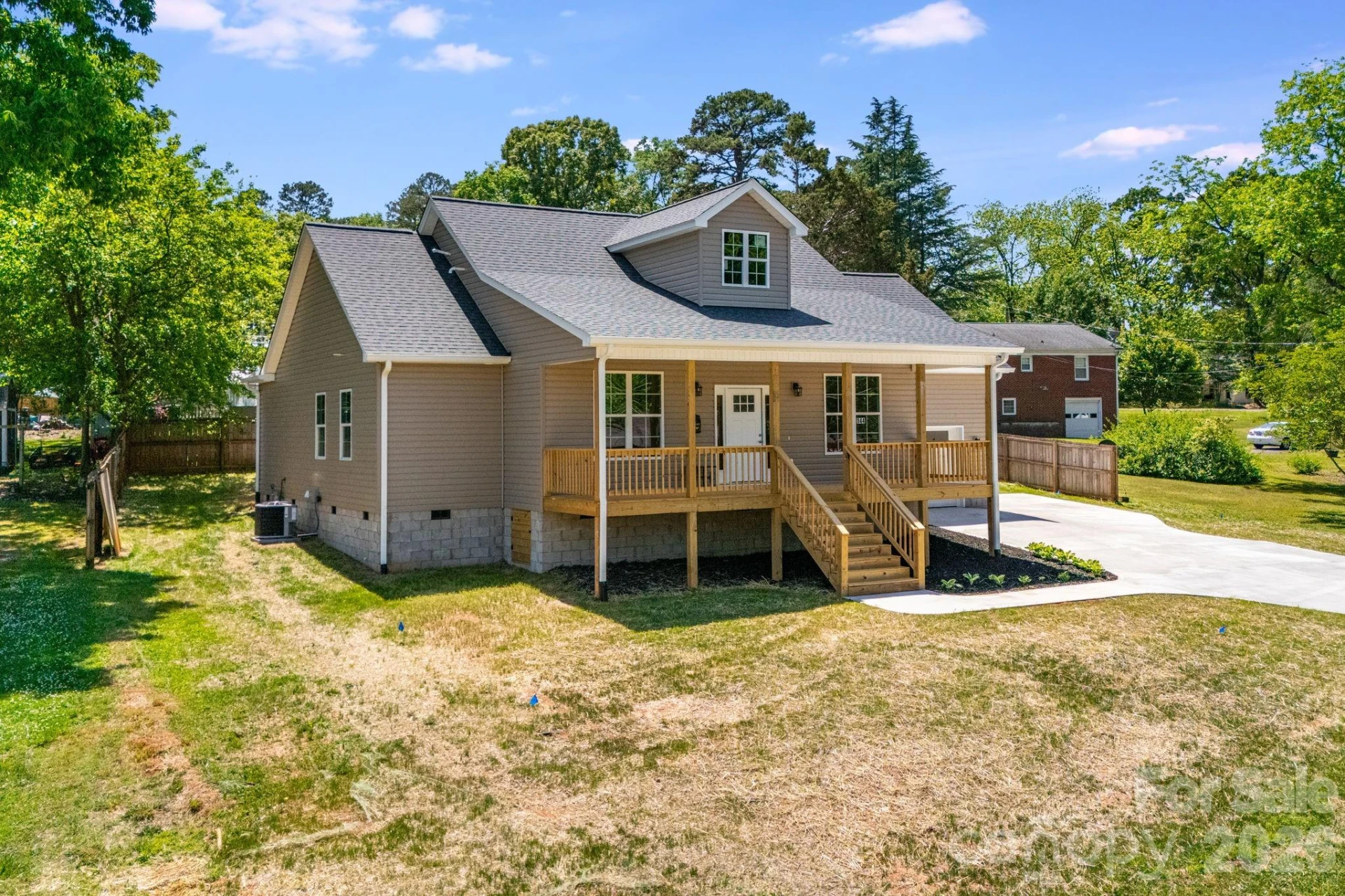 144 Georgia Avenue - Photo 4