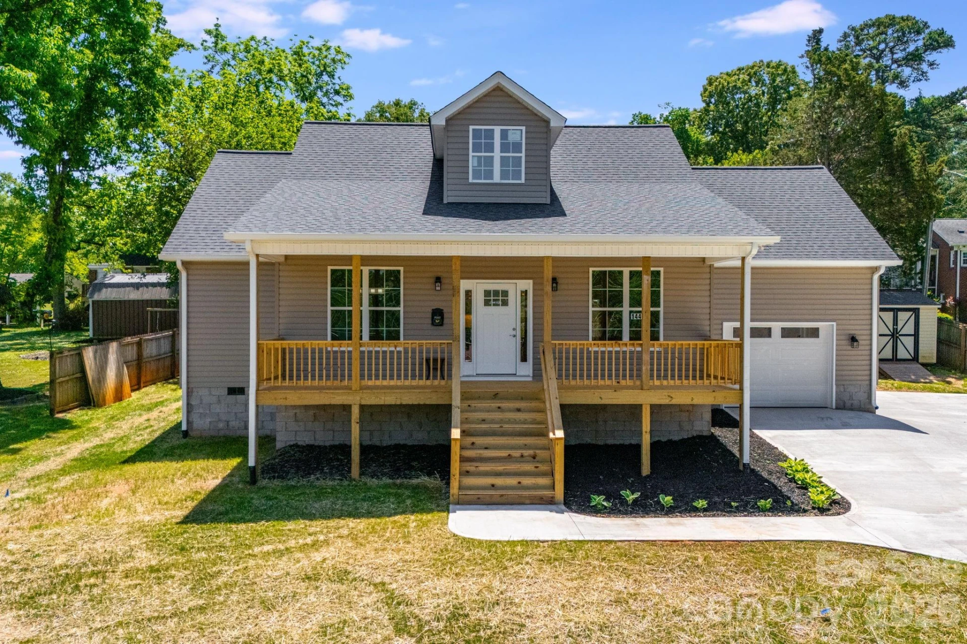 144 Georgia Avenue - Photo 5