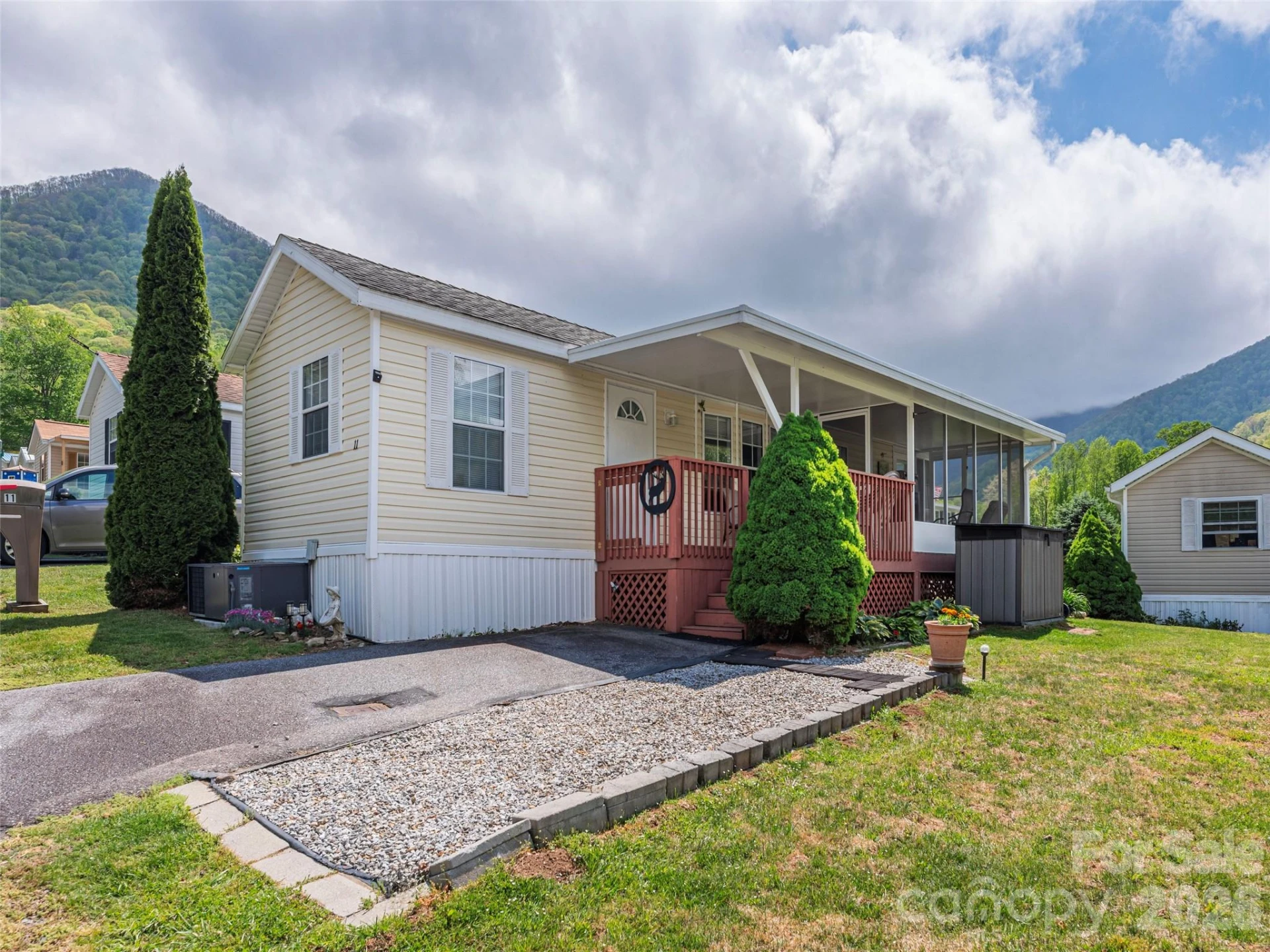 11 Valentine Drive - Photo 2