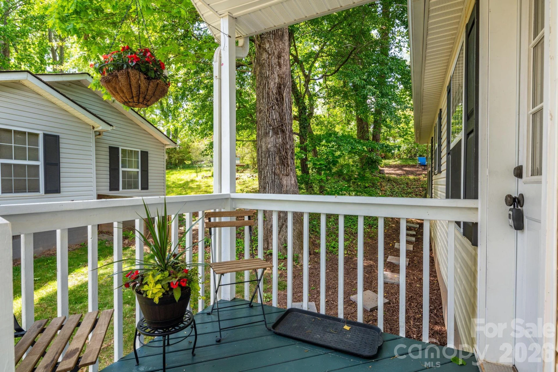 112 Shadowlawn Drive - Photo 3