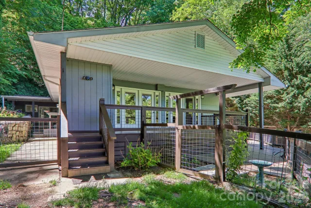 224 Highlands Loop