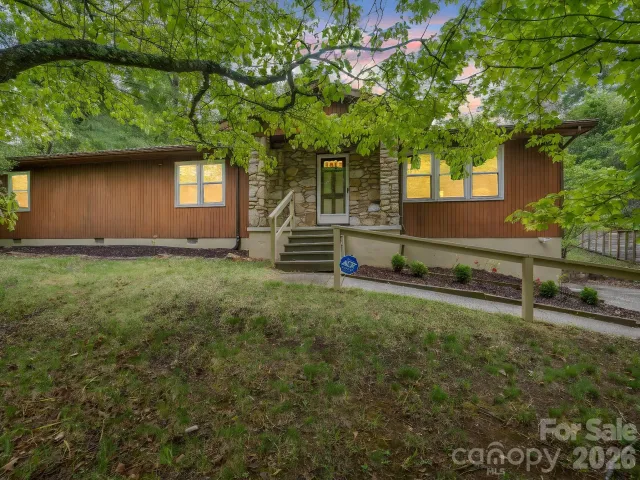 11 Deer Run Drive