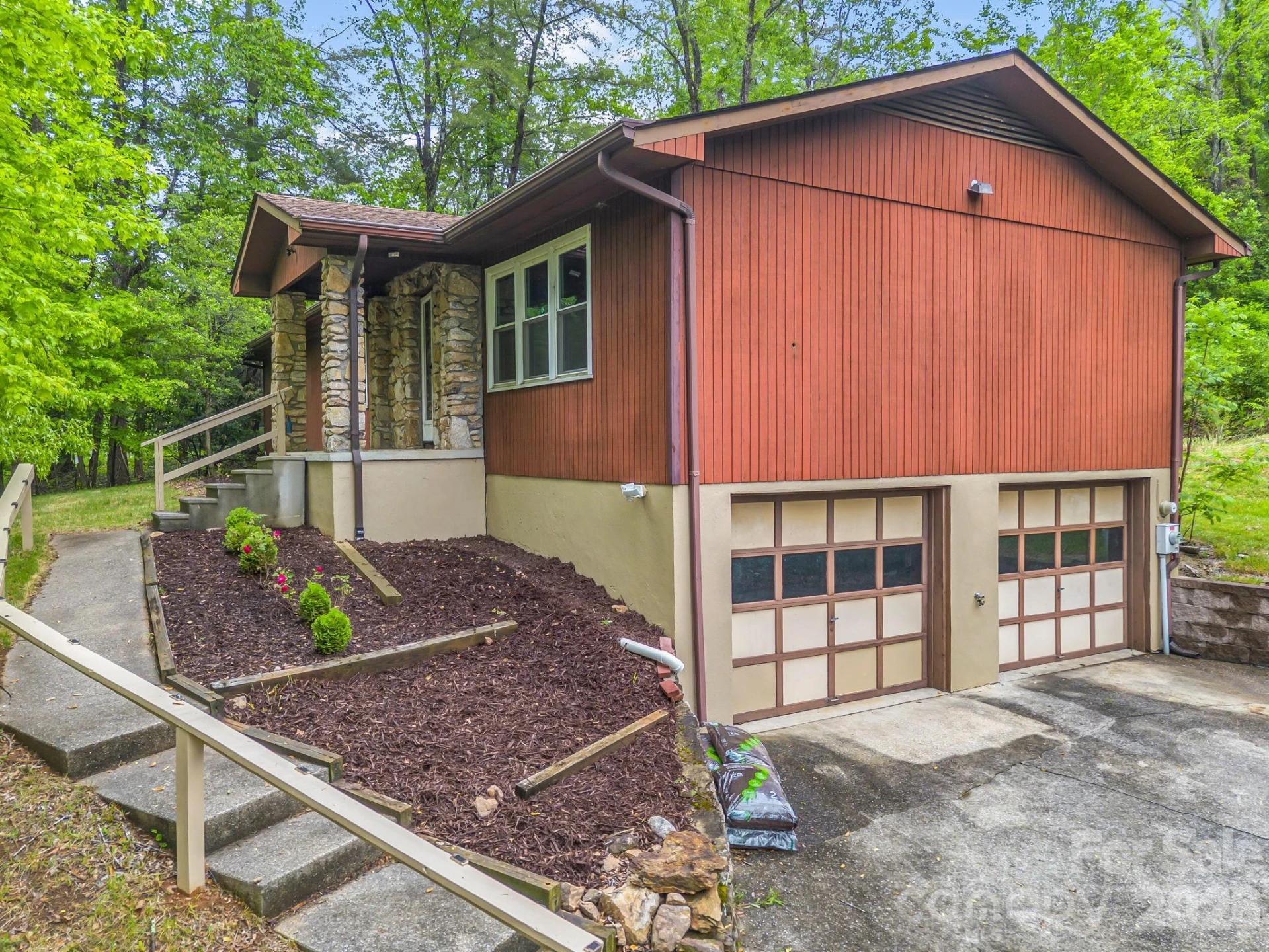 11 Deer Run Drive - Photo 2