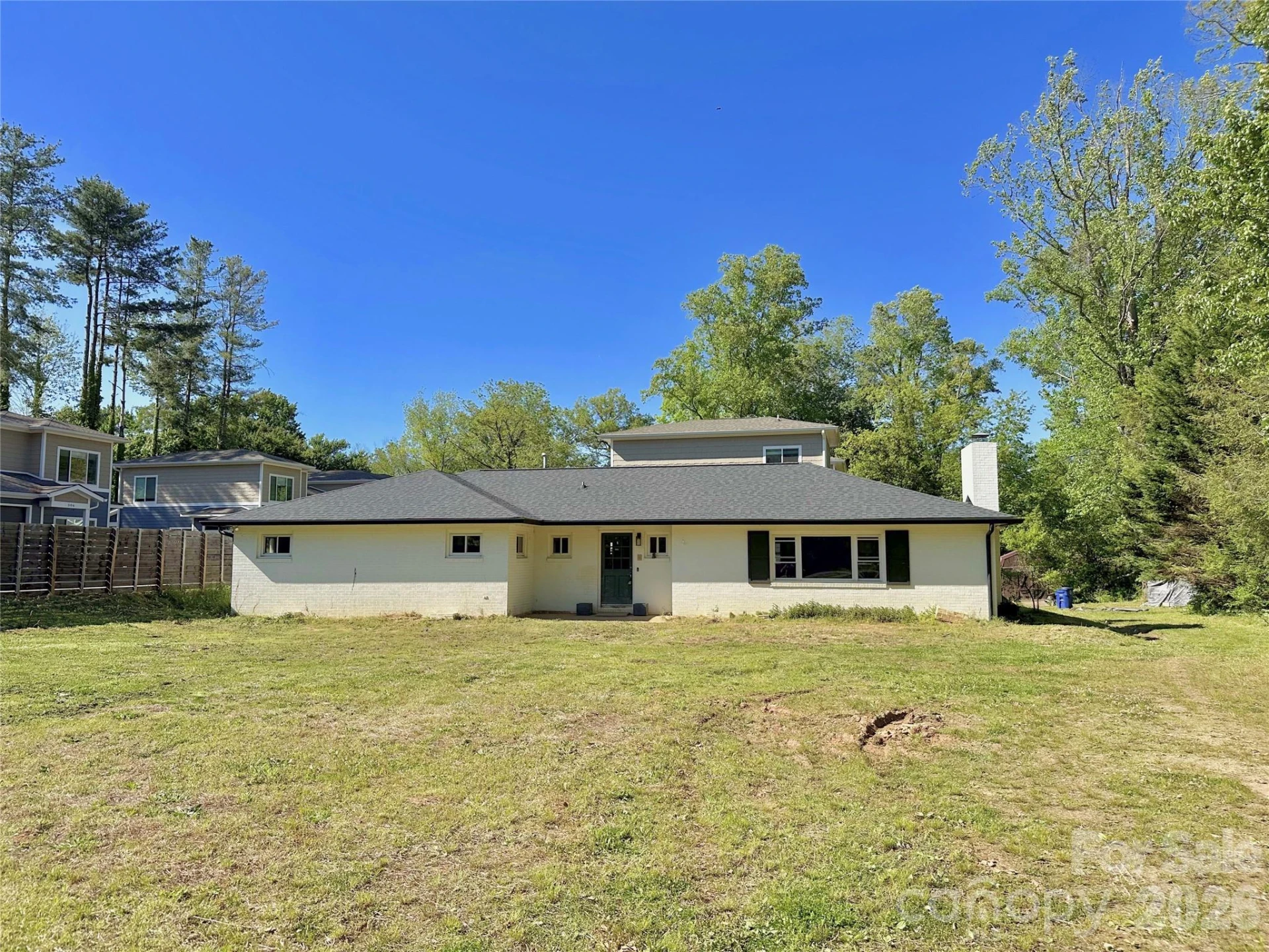 402 Blue Ridge Road - Photo 2