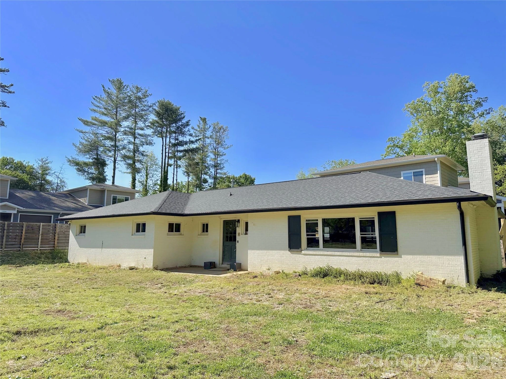 402 Blue Ridge Road - Photo 3