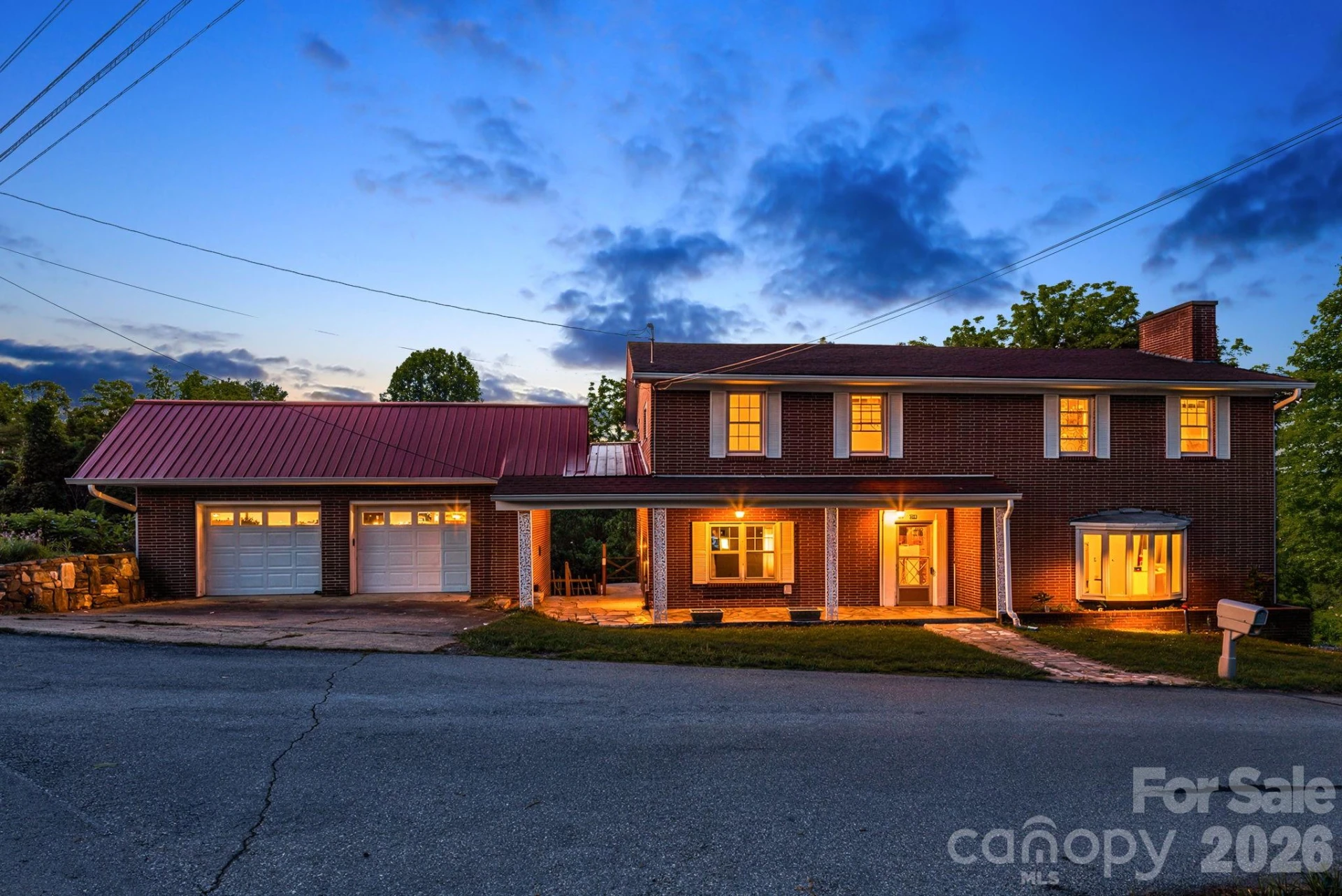 284 Chestnut Street - Photo 2