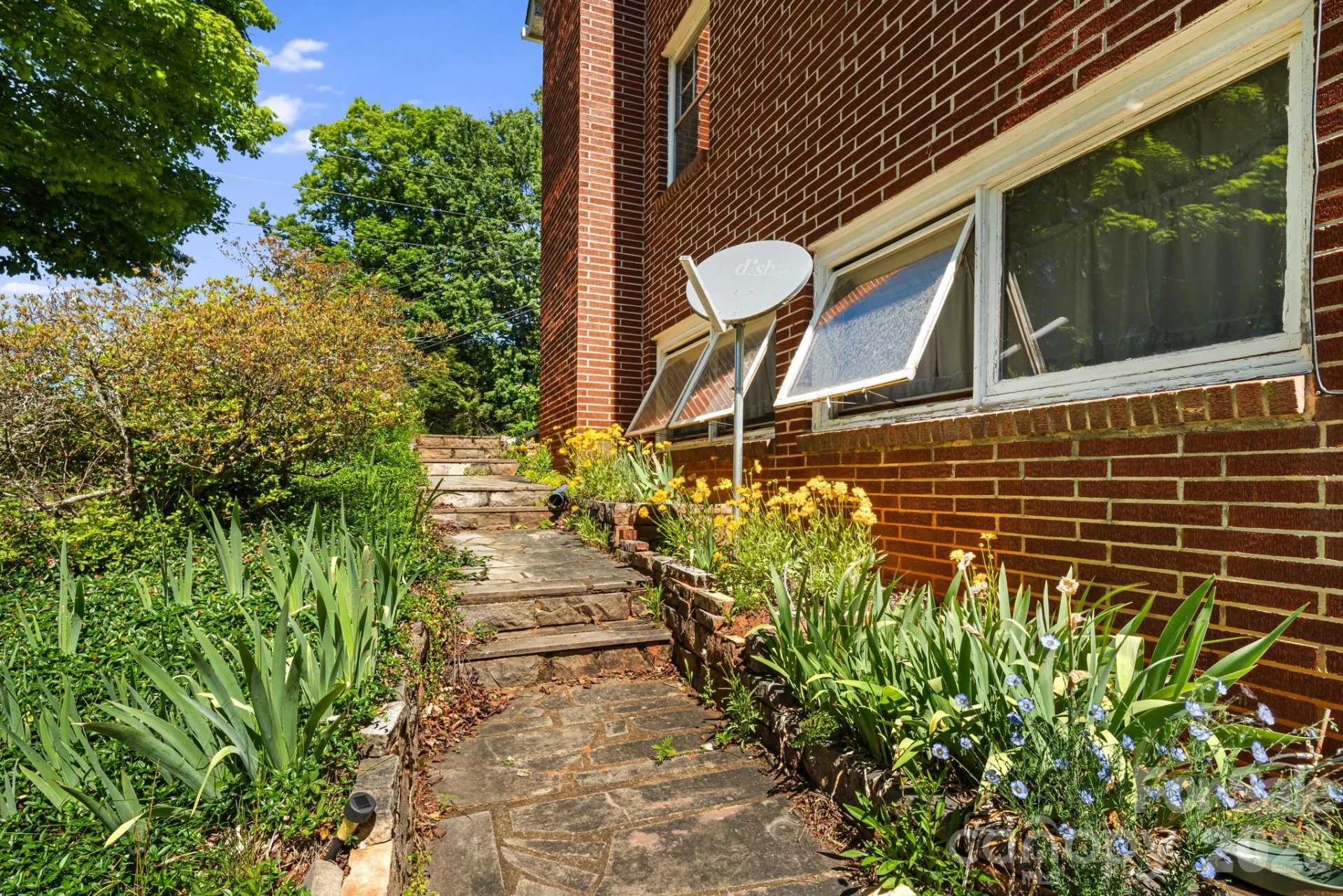 284 Chestnut Street - Photo 36