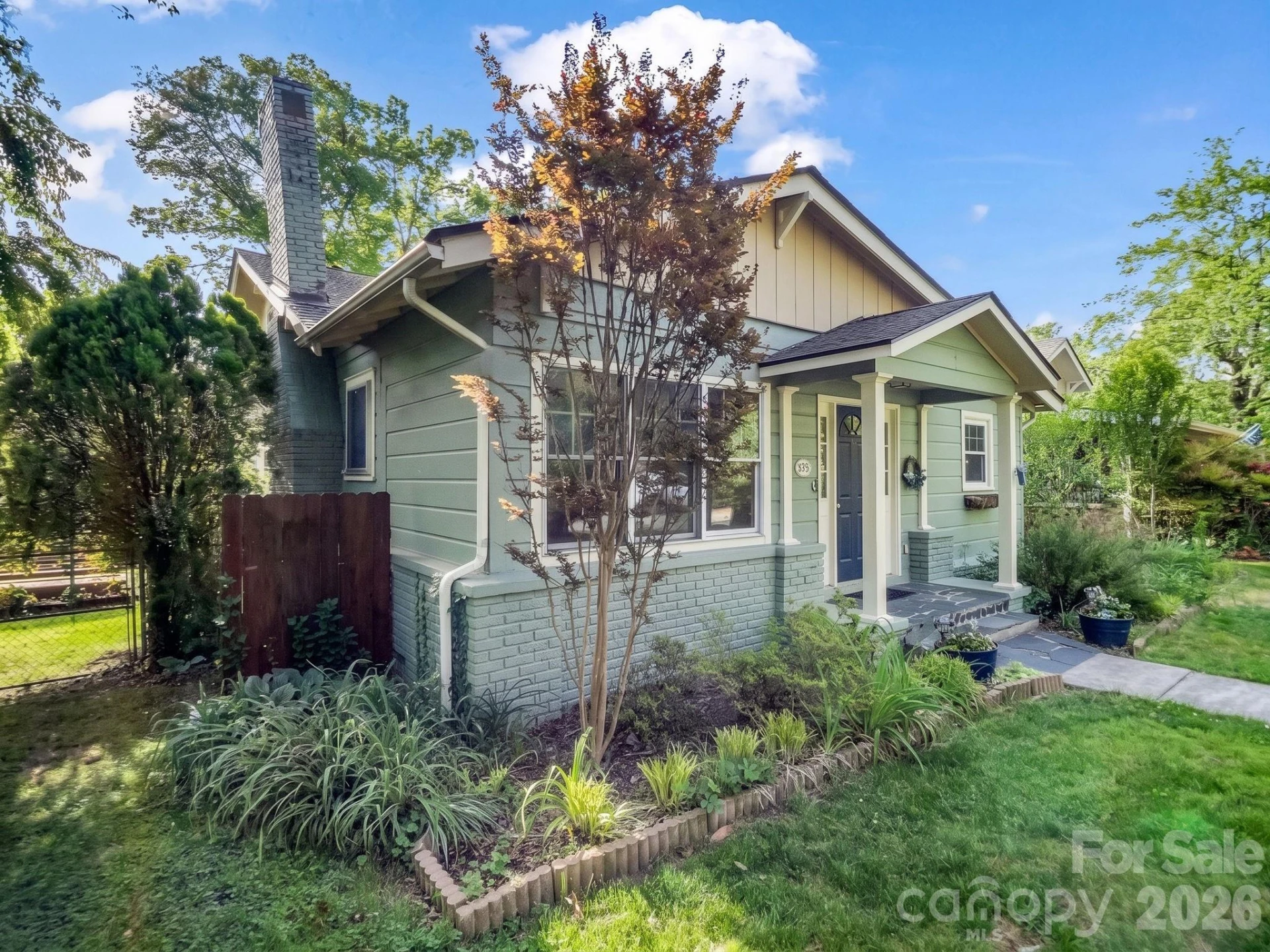 1534 Kensington Road - Photo 4
