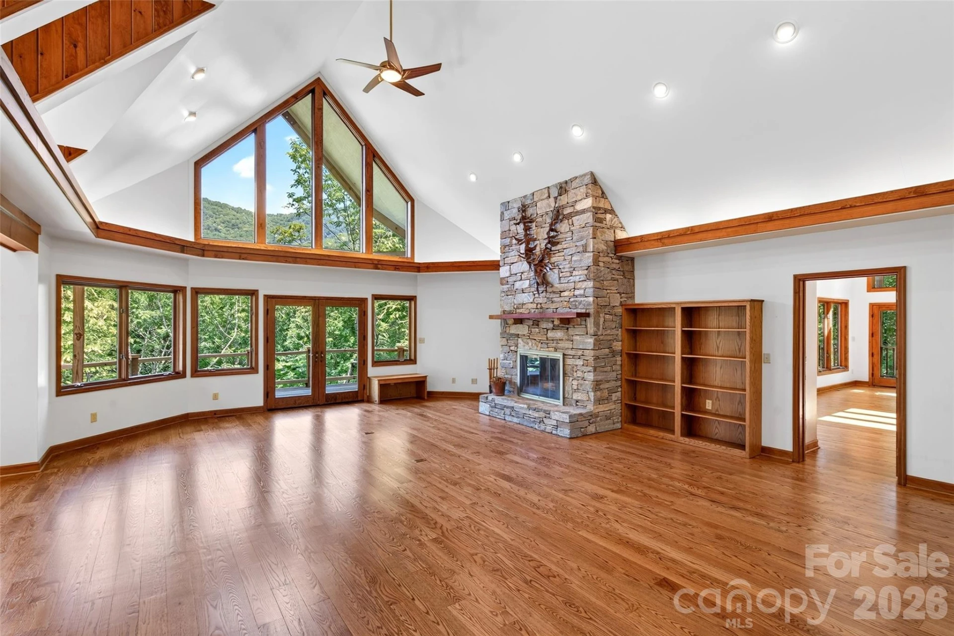 117 Shenandoah Terrace - Photo 4