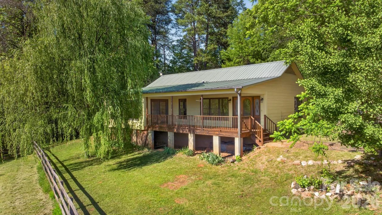 3205 Collinsville Road - Photo 2