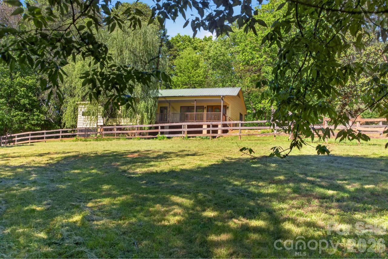 3205 Collinsville Road - Photo 3