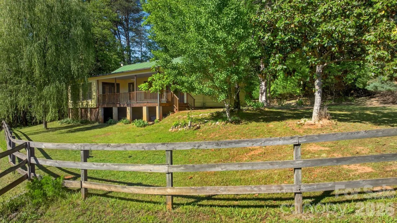 3205 Collinsville Road - Photo 4