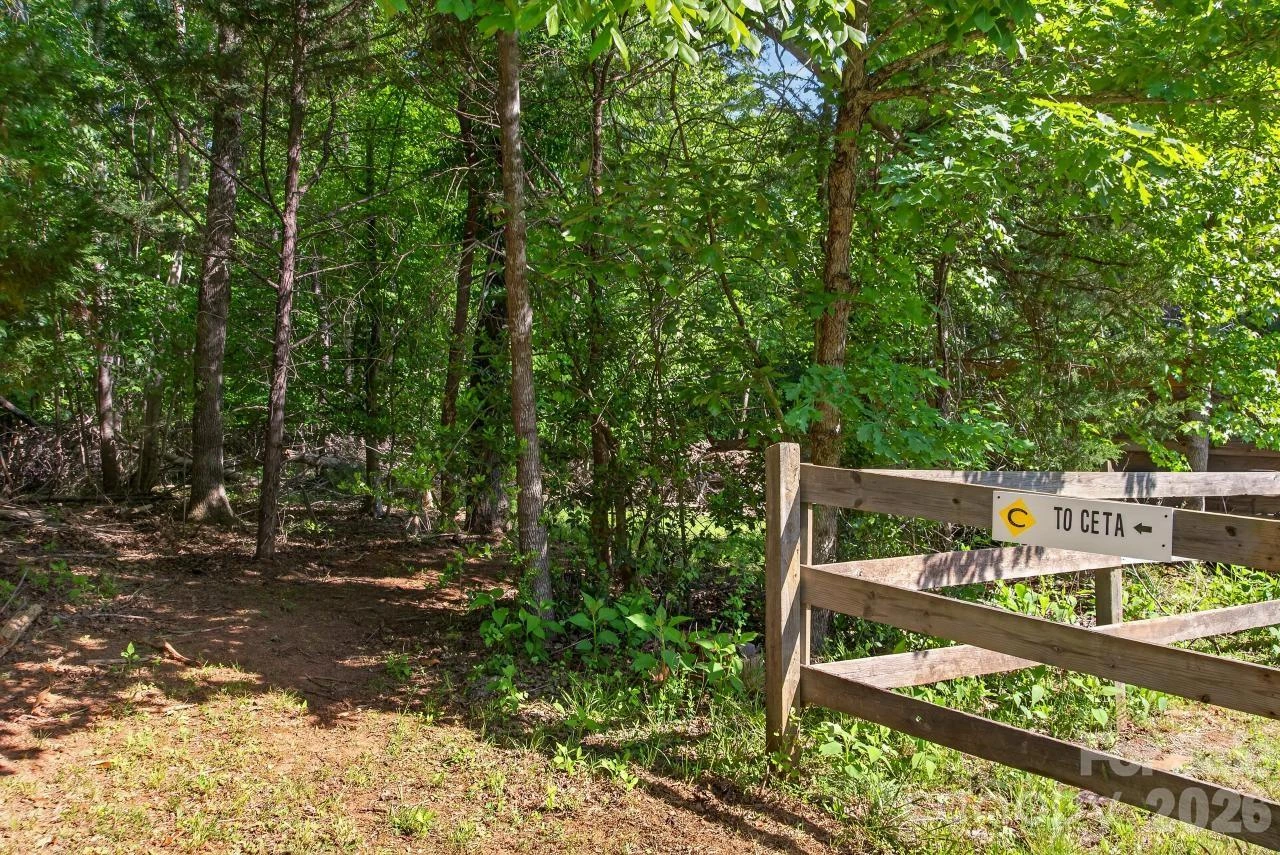 3205 Collinsville Road - Photo 5