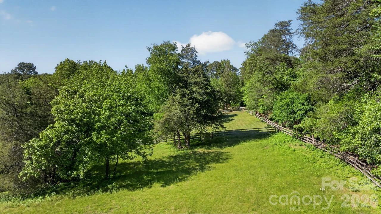 3205 Collinsville Road - Photo 43