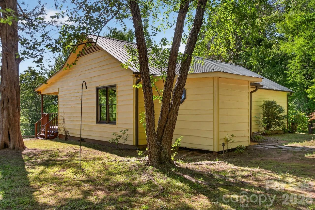 3205 Collinsville Road - Photo 6