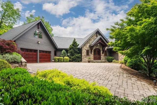211 Boulder Ridge Drive