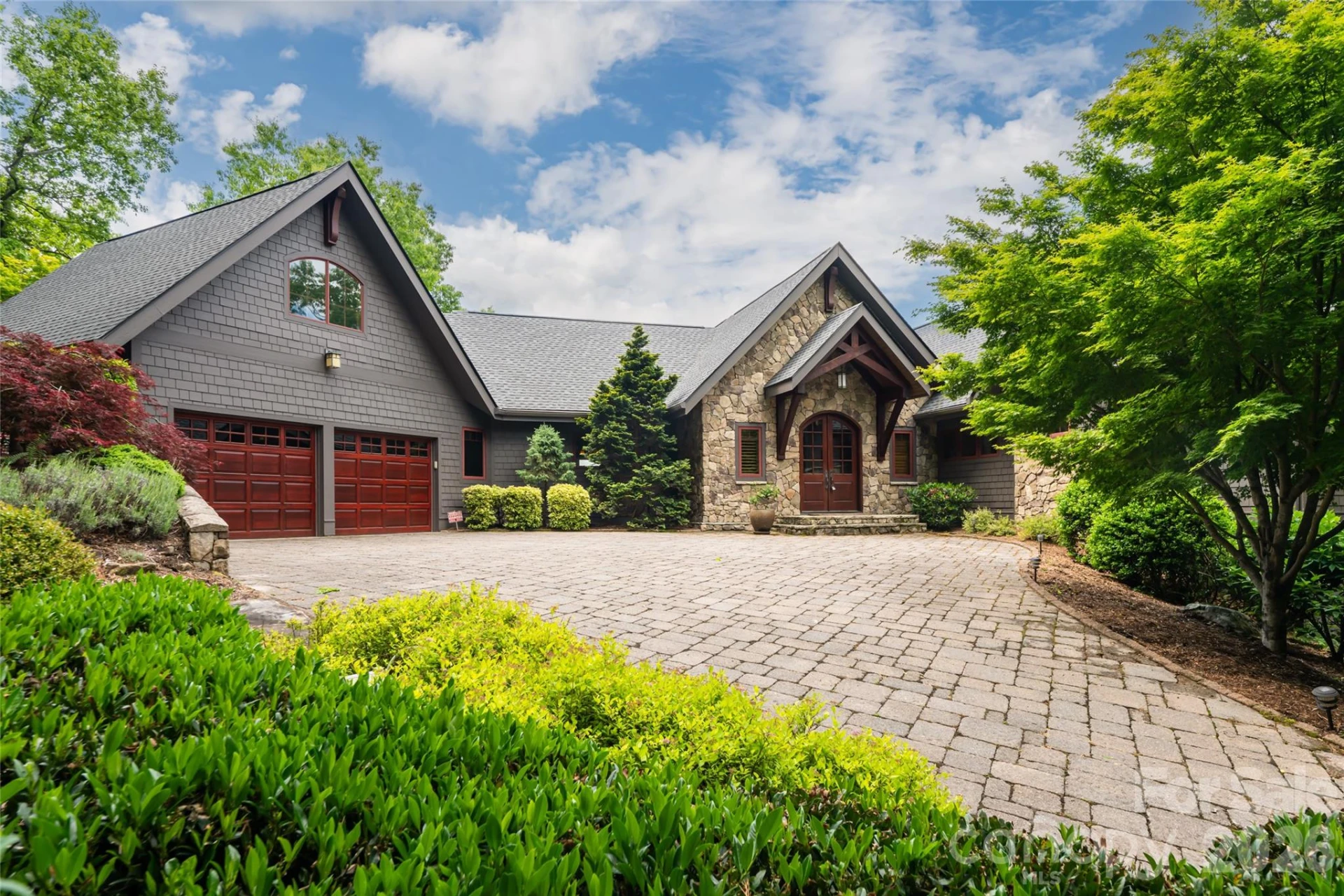 211 Boulder Ridge Drive