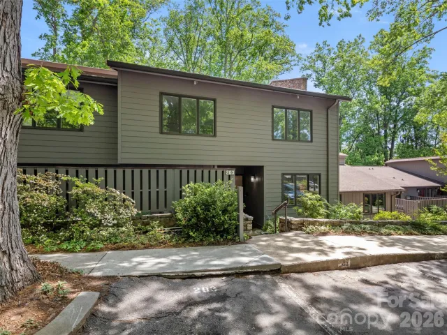 203 Crowfields Drive