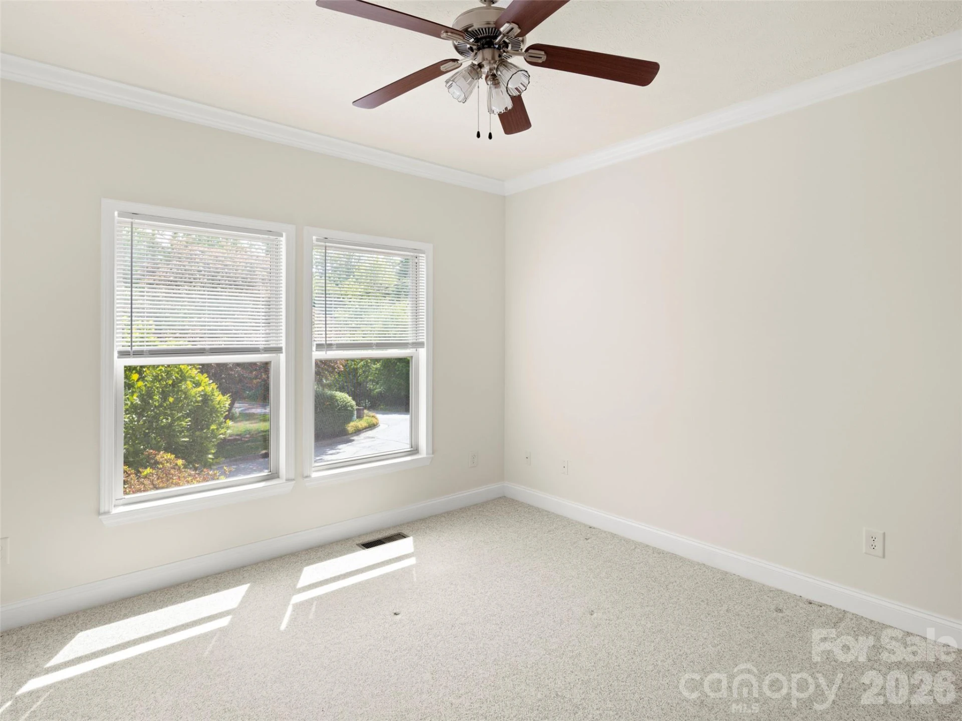 1 Hedgerose Court #B - Photo 6