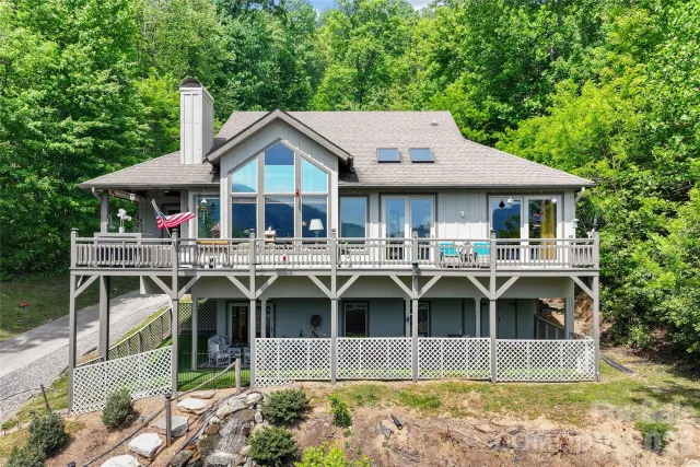 266 Hawks Crest Drive