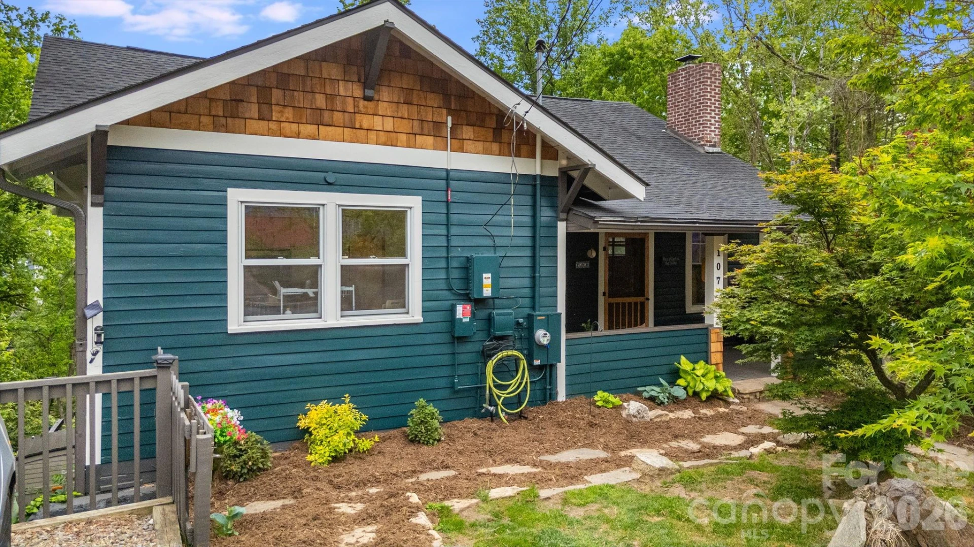 107 Courtland Avenue - Photo 2