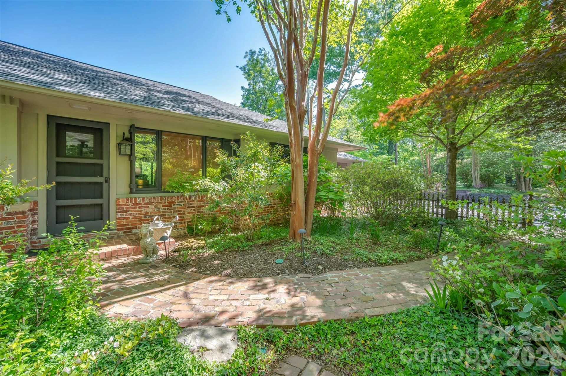 484 Sourwood Ridge Road - Photo 2
