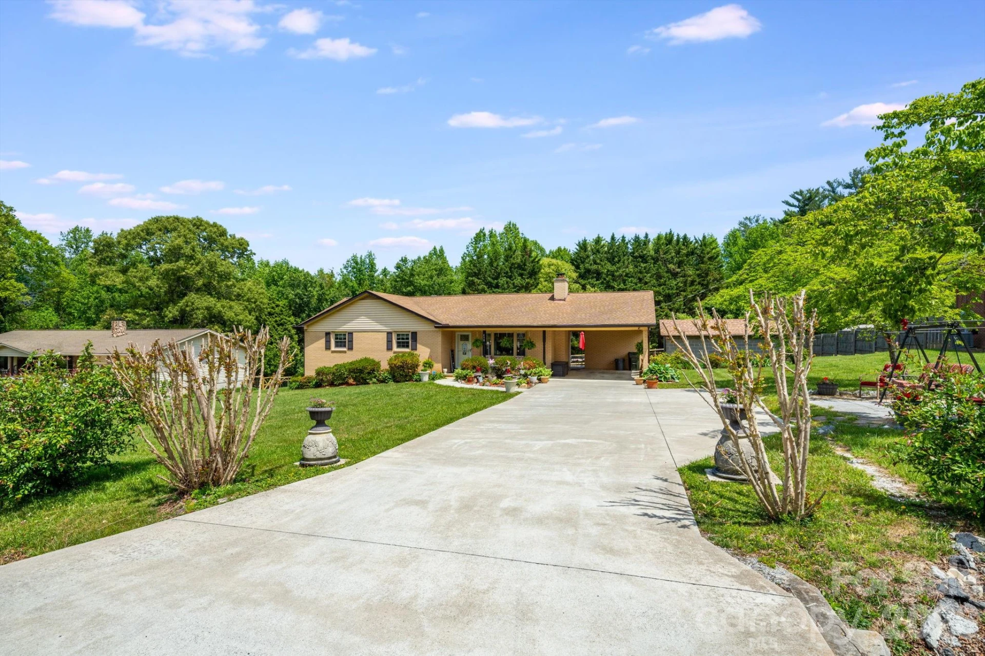 458 Beach Drive - Photo 2