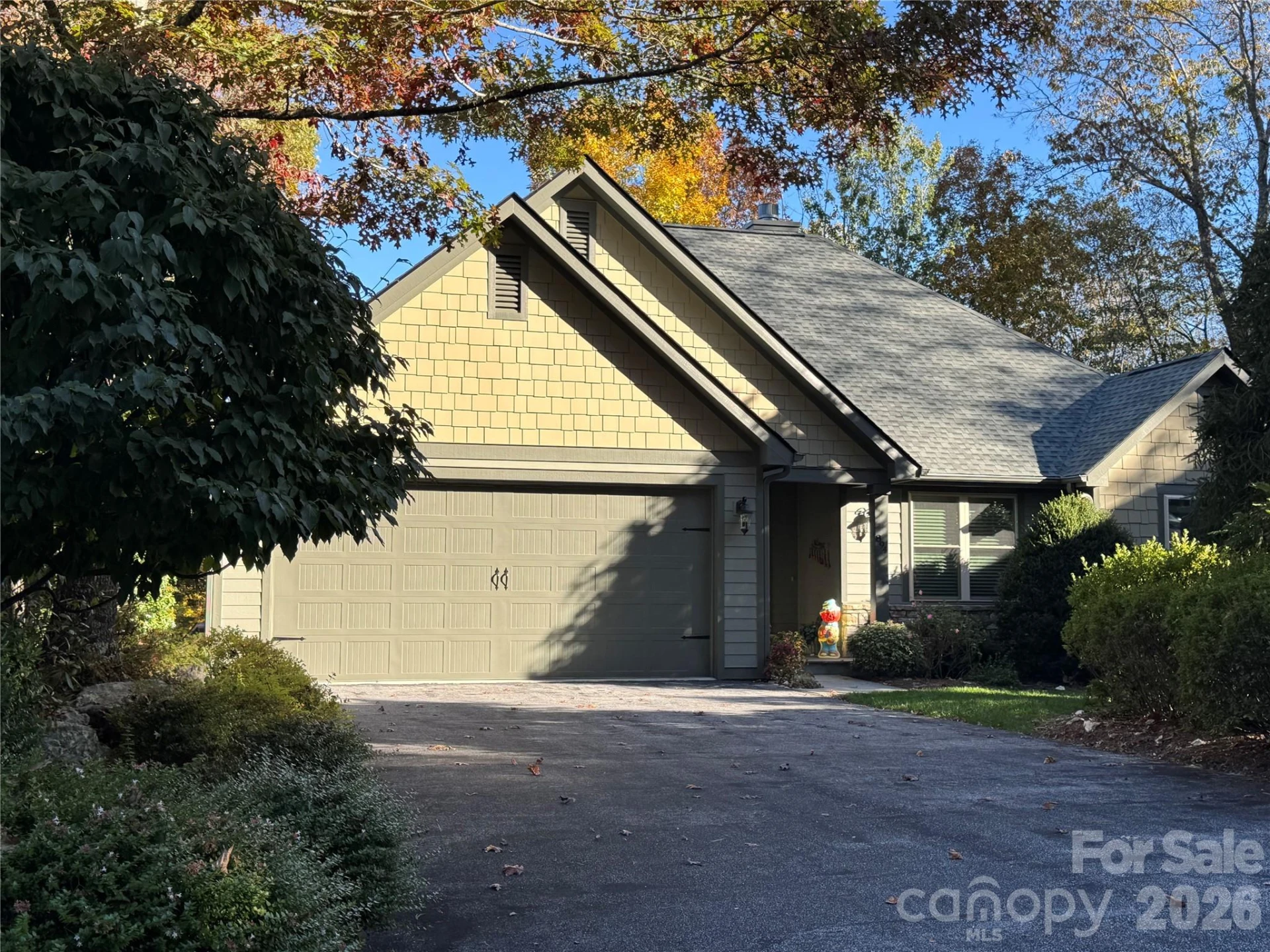 894 Dunroy Drive - Photo 2