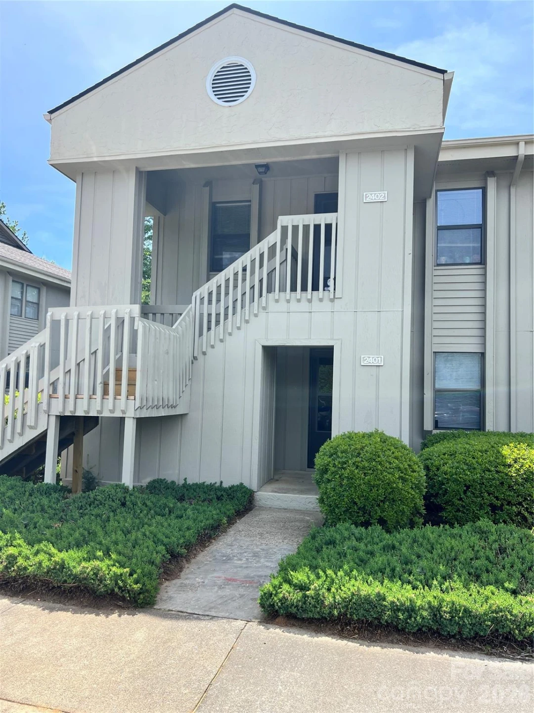 2401 Abbey Circle