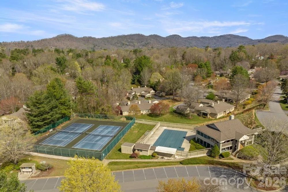 2401 Abbey Circle - Photo 18