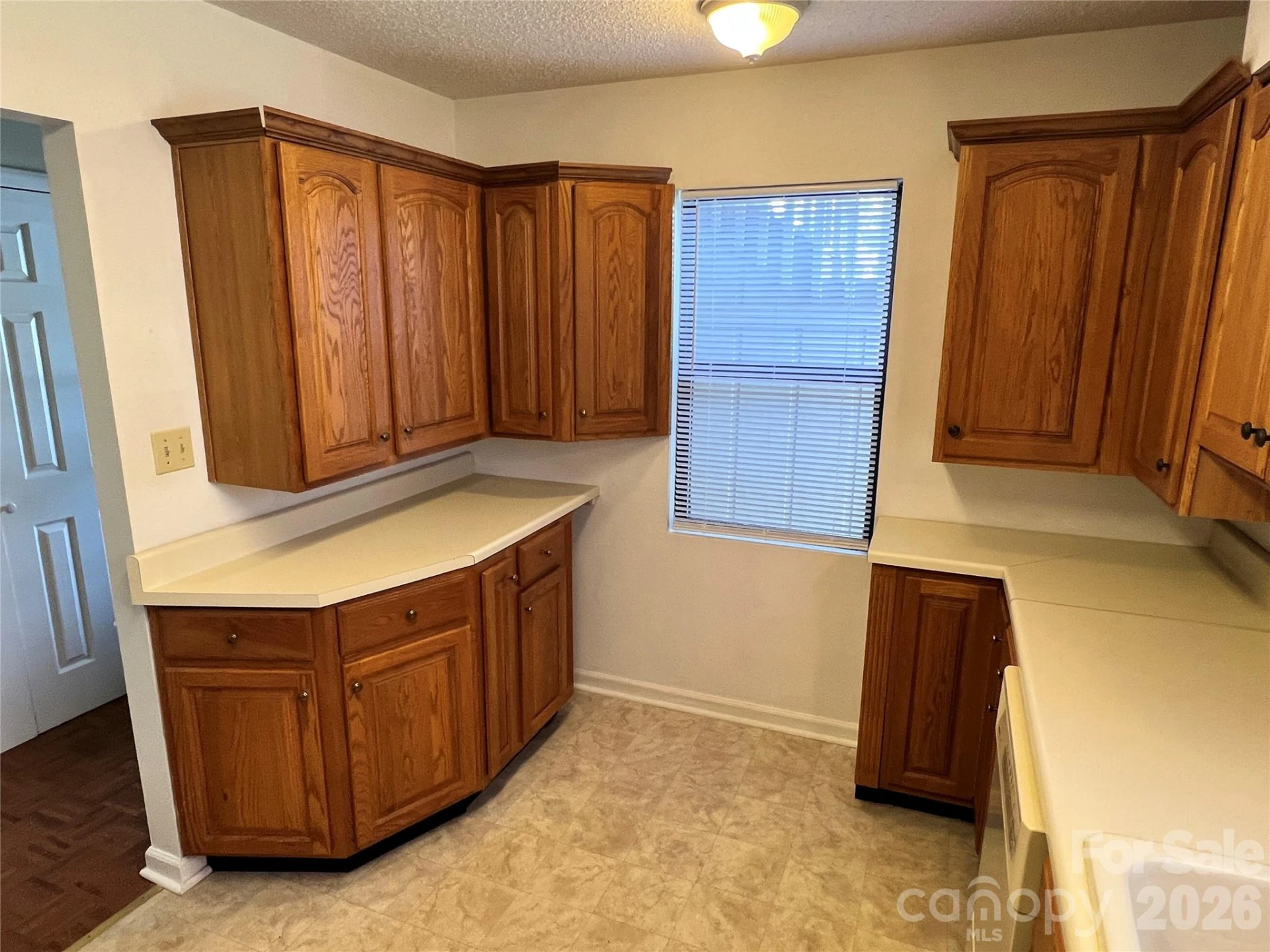 2401 Abbey Circle - Photo 3