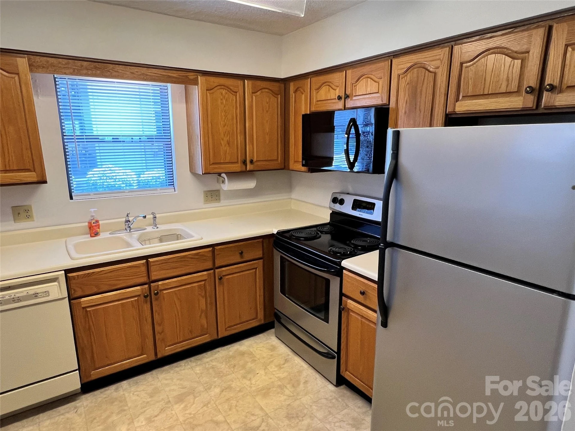 2401 Abbey Circle - Photo 5