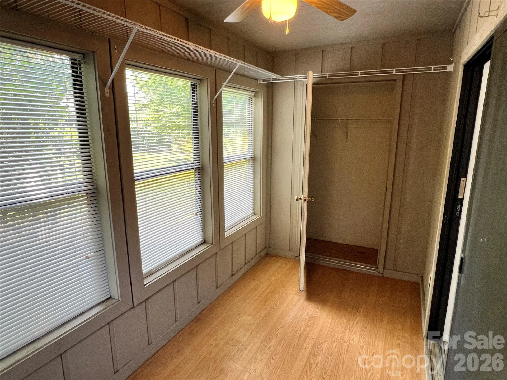 2401 Abbey Circle - Photo 9