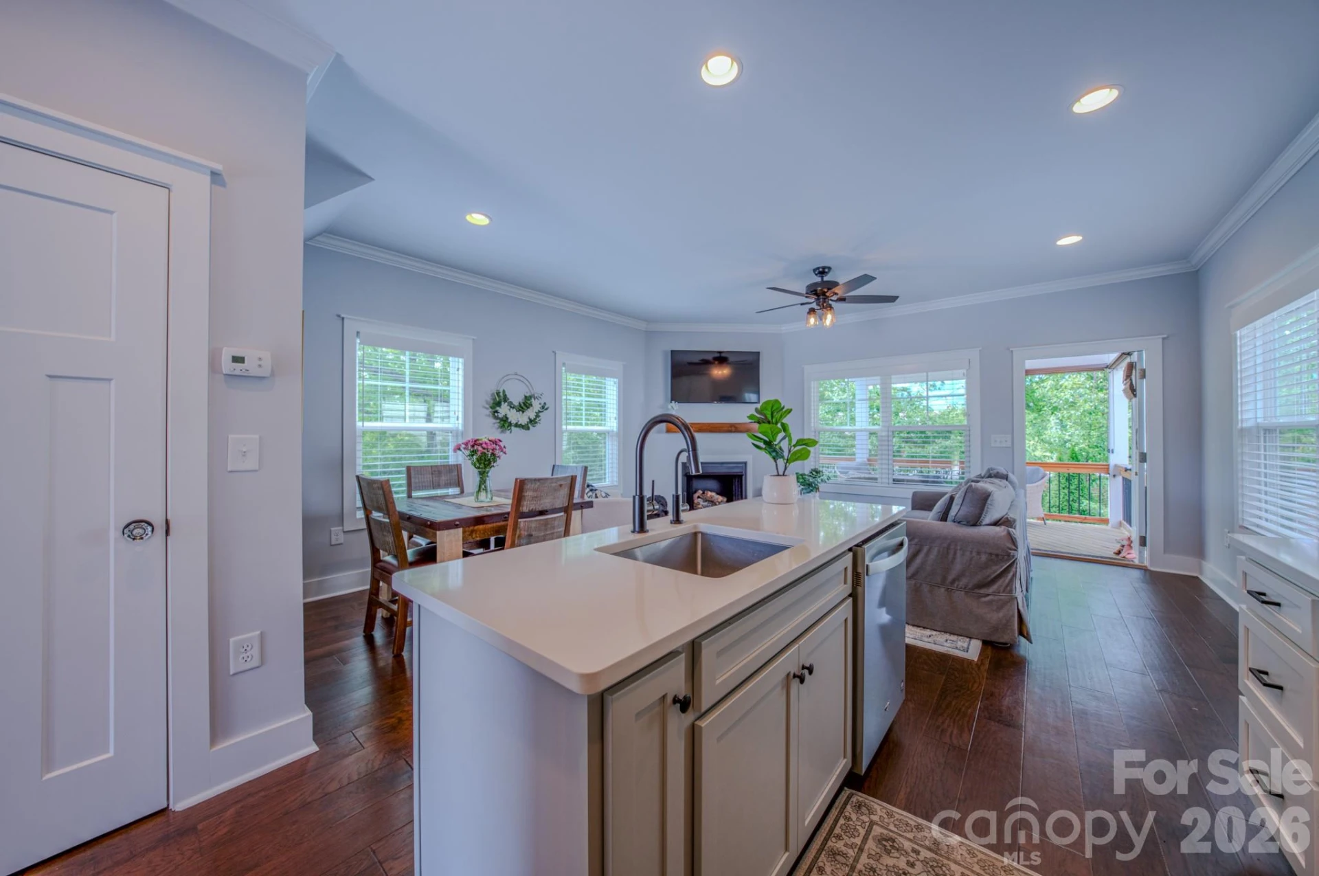 15 Tudor Way - Photo 6