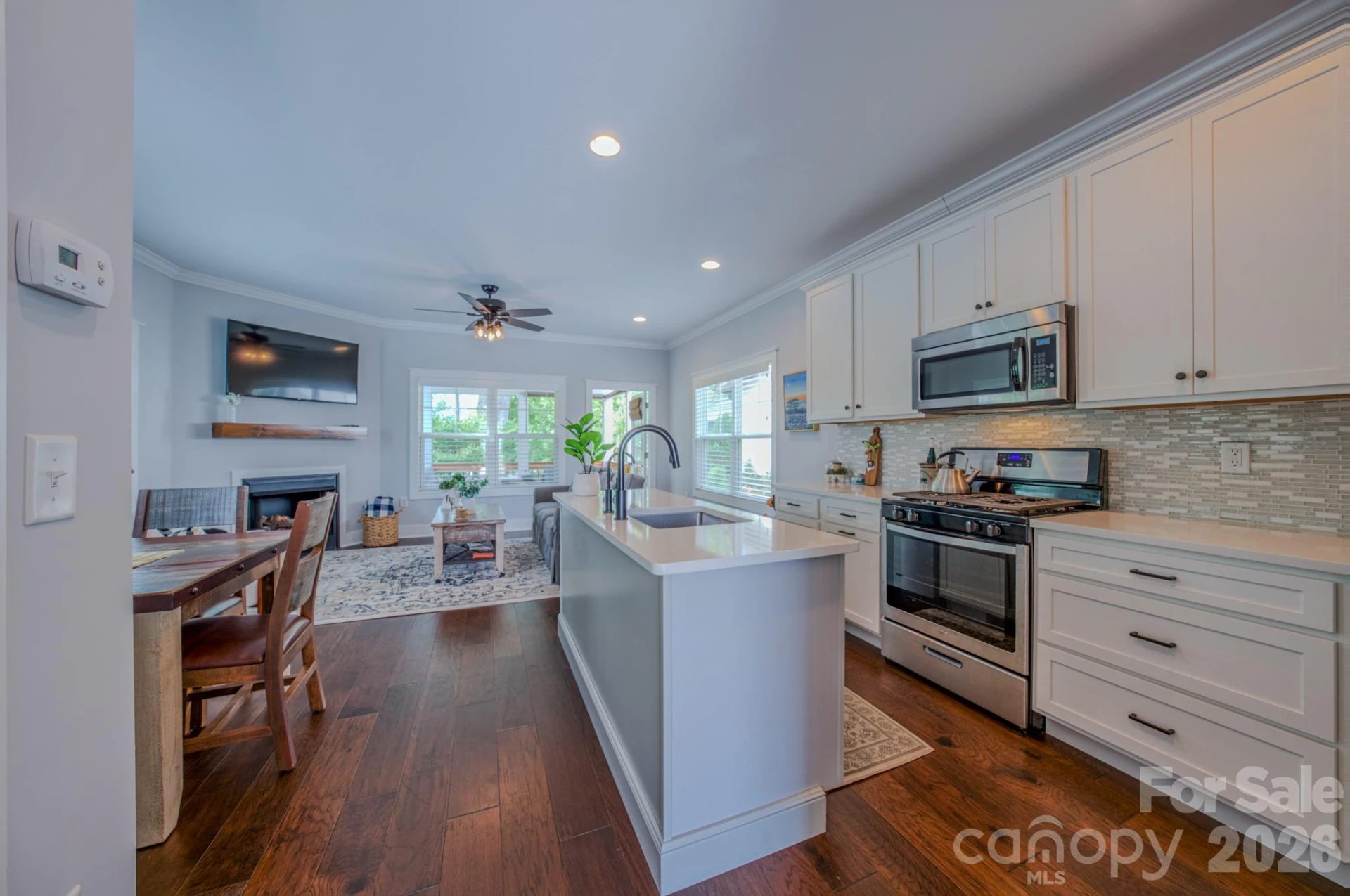 15 Tudor Way - Photo 8