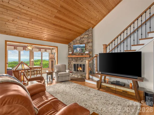 503 Fleetwood Plaza